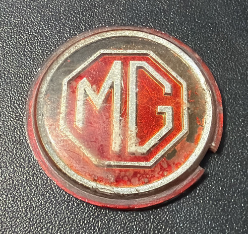 Wheel centre car badge - mg,