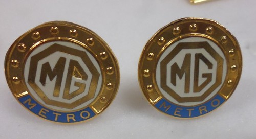 Metro motorcar enamel - motorcar, badge