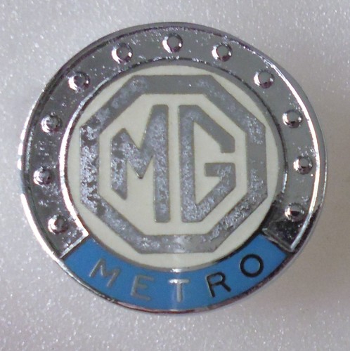 Metro enamel pin badge - mg,