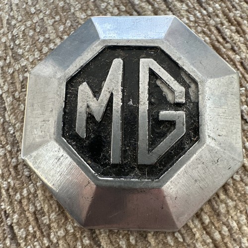 Wheel centre badge - m.g.,