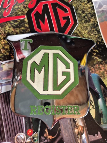 Car club register enamel - mg,