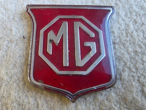 Mgb grille insert badge - gt,